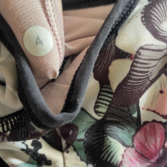 Lululemon Sweaty Or Not II Sports Bra in Butterfly Angel Wing Multi/Black - Picture 6 of 8